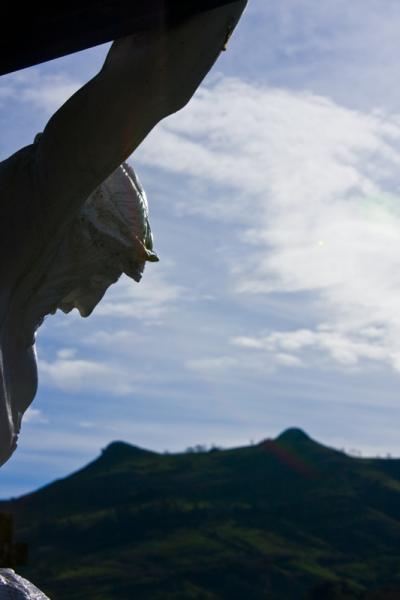 sacerdote puesto a prueba https://unrosarioporchile.cl