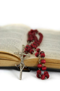 rezar el rosario