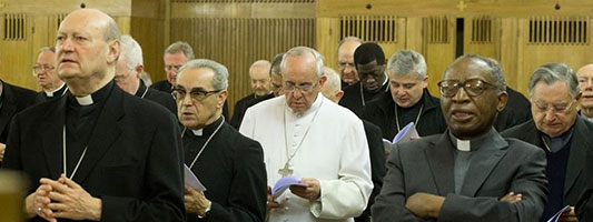 papa francisco rezando un rosario por chile https://unrosarioporchile.cl