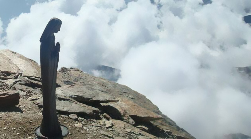 titiritero virgen montaña